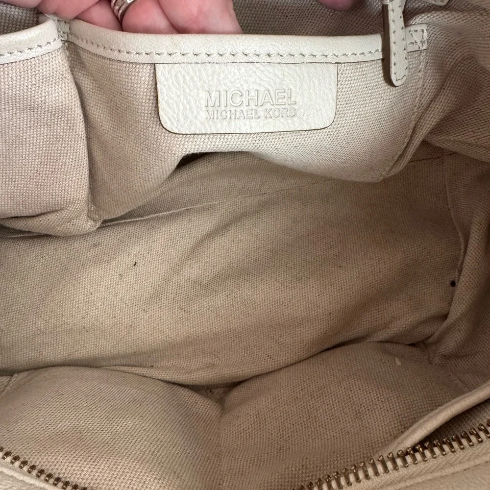 Michael Kors Cream Leather Downtown Hudson Shoulder Bag with Gold Accents